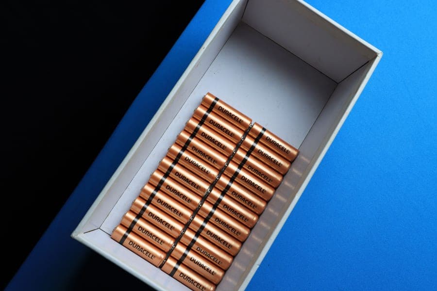 Battery packs arranged in a storage box